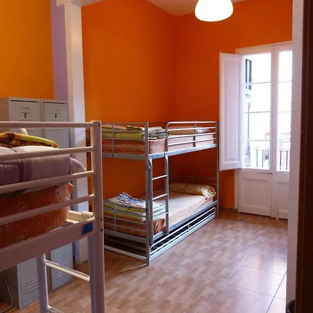 Auberge de jeunesse After *